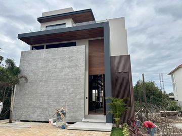 Casa en  VENTA Vía Cumbres