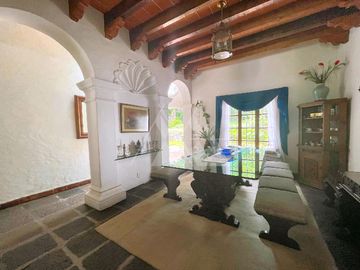 Venta de Casa Estilo Colonial en Rancho Cortés, Cuernavaca, Morelos