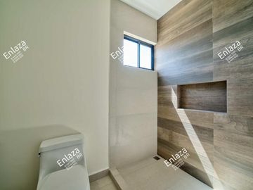 Casa de 2 plantas en venta Hacienda Santa Ana, Saltillo Coahuila