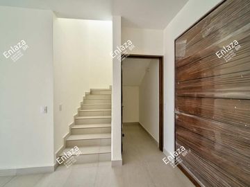 Casa de 2 plantas en venta Hacienda Santa Ana, Saltillo Coahuila