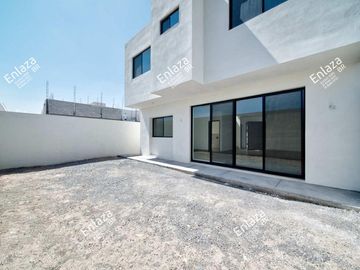 Casa de 2 plantas en venta Hacienda Santa Ana, Saltillo Coahuila