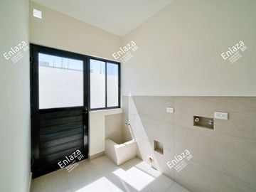 Casa de 2 plantas en venta Hacienda Santa Ana, Saltillo Coahuila