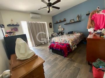 CASA EN VENTA EN COL. JARDINES