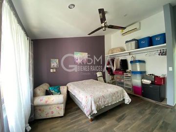 CASA EN VENTA EN COL. JARDINES