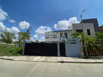 CASA EN VENTA EN COL. JARDINES
