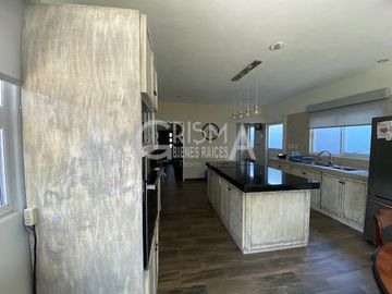 CASA EN VENTA EN COL. JARDINES