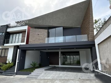 Casa Estilo Moderno Residencial Boulevard Europa