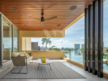 Casa en  Venta en los Canales puerto Cancún