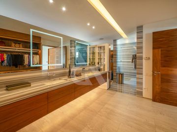 Casa en  Venta en los Canales puerto Cancún