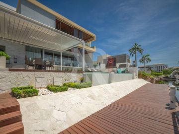 Casa en  Venta en los Canales puerto Cancún