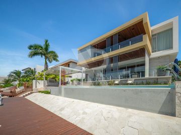 Casa en  Venta en los Canales puerto Cancún