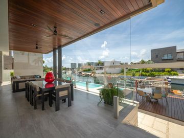 Casa en  Venta en los Canales puerto Cancún