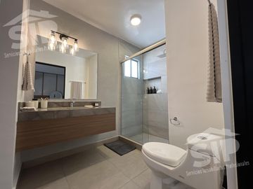 HERMOSA CASA EN VENTA - DOMINIO CUMBRES