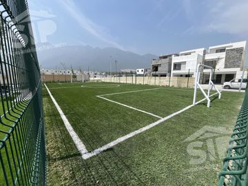 HERMOSA CASA EN VENTA - DOMINIO CUMBRES