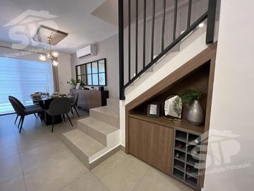 HERMOSA CASA EN VENTA - DOMINIO CUMBRES