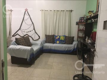 Casa en Venta en calle Gaviotas, esquina Calandrias, Col. Santa Isabel 2da. Etapa, Coatzacoalcos, Ver.