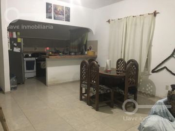 Casa en Venta en calle Gaviotas, esquina Calandrias, Col. Santa Isabel 2da. Etapa, Coatzacoalcos, Ver.