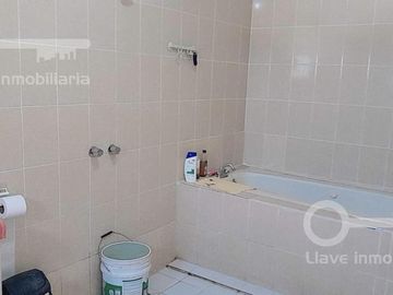 Casa en Venta en calle Gaviotas, esquina Calandrias, Col. Santa Isabel 2da. Etapa, Coatzacoalcos, Ver.
