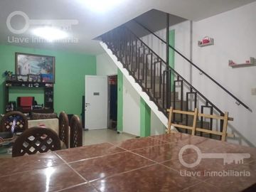 Casa en Venta en calle Gaviotas, esquina Calandrias, Col. Santa Isabel 2da. Etapa, Coatzacoalcos, Ver.