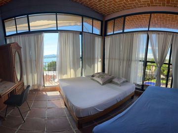 CASA ESTILO MEXICANO EN TEQUES