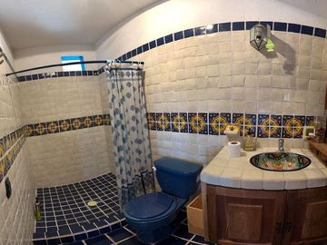 CASA ESTILO MEXICANO EN TEQUES