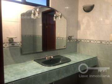 Casa en Venta en calle Nayarit, Col. Petrolera, Coatzacoalcos, Ver.