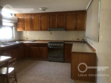 Casa en Venta en calle Nayarit, Col. Petrolera, Coatzacoalcos, Ver.