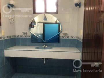 Casa en Venta en calle Nayarit, Col. Petrolera, Coatzacoalcos, Ver.
