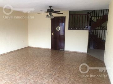 Casa en Venta en calle Nayarit, Col. Petrolera, Coatzacoalcos, Ver.