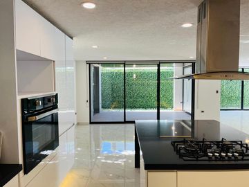 Casa en  venta junto a Chedraui barrio Cascatta.