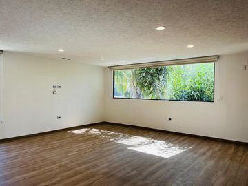 Casa en  venta junto a Chedraui barrio Cascatta.