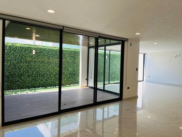 Casa en  venta junto a Chedraui barrio Cascatta.