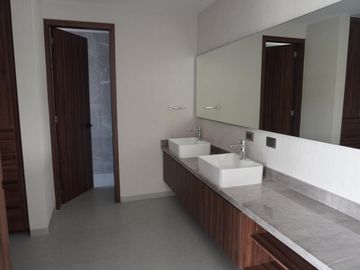 CASA EN PRE-VENTA EN PARQUE TOSCANA, LOMAS DE ANGELÓPOLIS I, PUEBLA