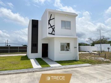 Casa en Fraccionamiento Jardines del Sur, Paso del Toro Veracruz