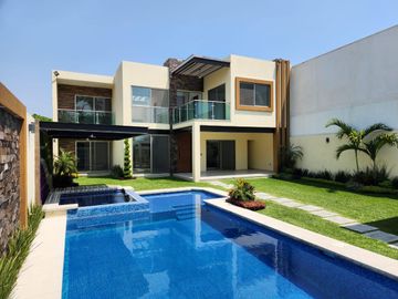 Casa Nueva en Venta en Priv con Vigilancia, Vista Hermosa Cuernavaca, Mor