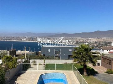 Casa en Venta en La Herradura