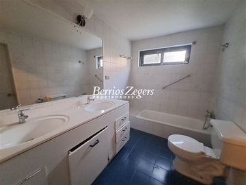 Casa en Venta en Valenzuela Puelma / Escultora Rebeca Matte / Nicanor Plaza