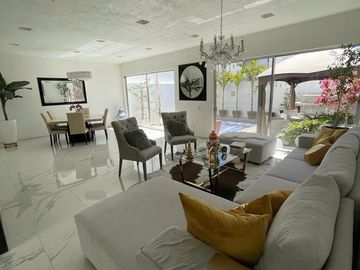 Casa en VENTA en JURIQUILLA Queretaro