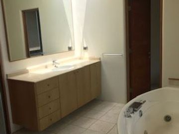 Casa en Venta en AV. EL TRANQUE / FELIPE CUBILLOS