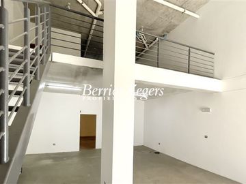 Oficina en Venta en Sector Centro Moderno Local Comercial