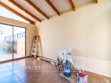 Excelente casa de dos niveles en barrio tranquilo y con excelente conectividad