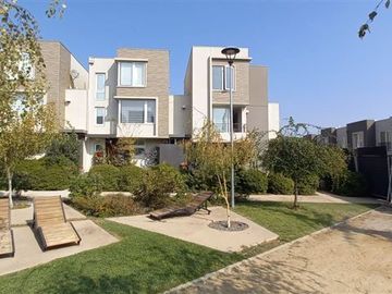 Casa en Venta en MARIANO SANCHEZ FONTECILLA/PARQUE COUSIÑO MACUL