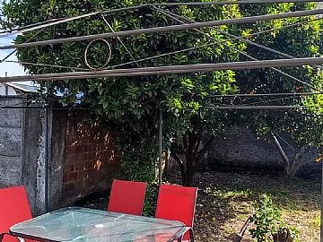 SE VENDE O ARRIENDA  CASA EN CONSTITUCIÓN