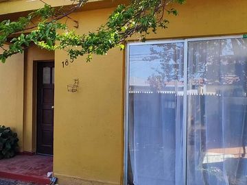 SE VENDE O ARRIENDA  CASA EN CONSTITUCIÓN