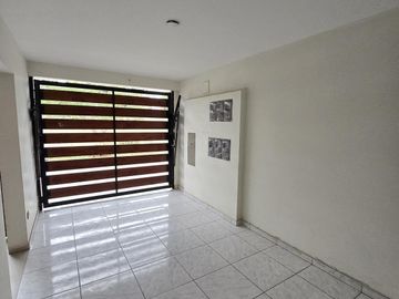 VENDO DEPARTAMENTO EN CARABAYLLO CON COCHERA