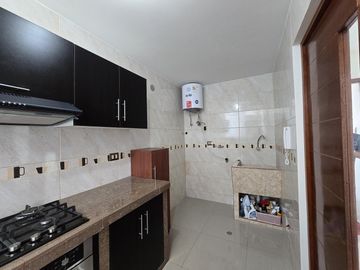 VENDO DEPARTAMENTO EN CARABAYLLO CON COCHERA