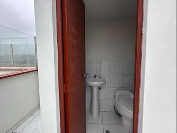 VENDO DEPARTAMENTO EN CARABAYLLO CON COCHERA