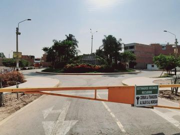 VENDO DEPARTAMENTO EN CARABAYLLO CON COCHERA