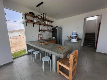 VENDO CASA DE PLAYA EN CERRO AZUL, CONDOMINIO LA HONDA