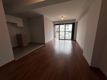 DEPARTAMENTO DE ESTRENO EN SAN MIGUEL, A UN PASO DEL MALECÓN
